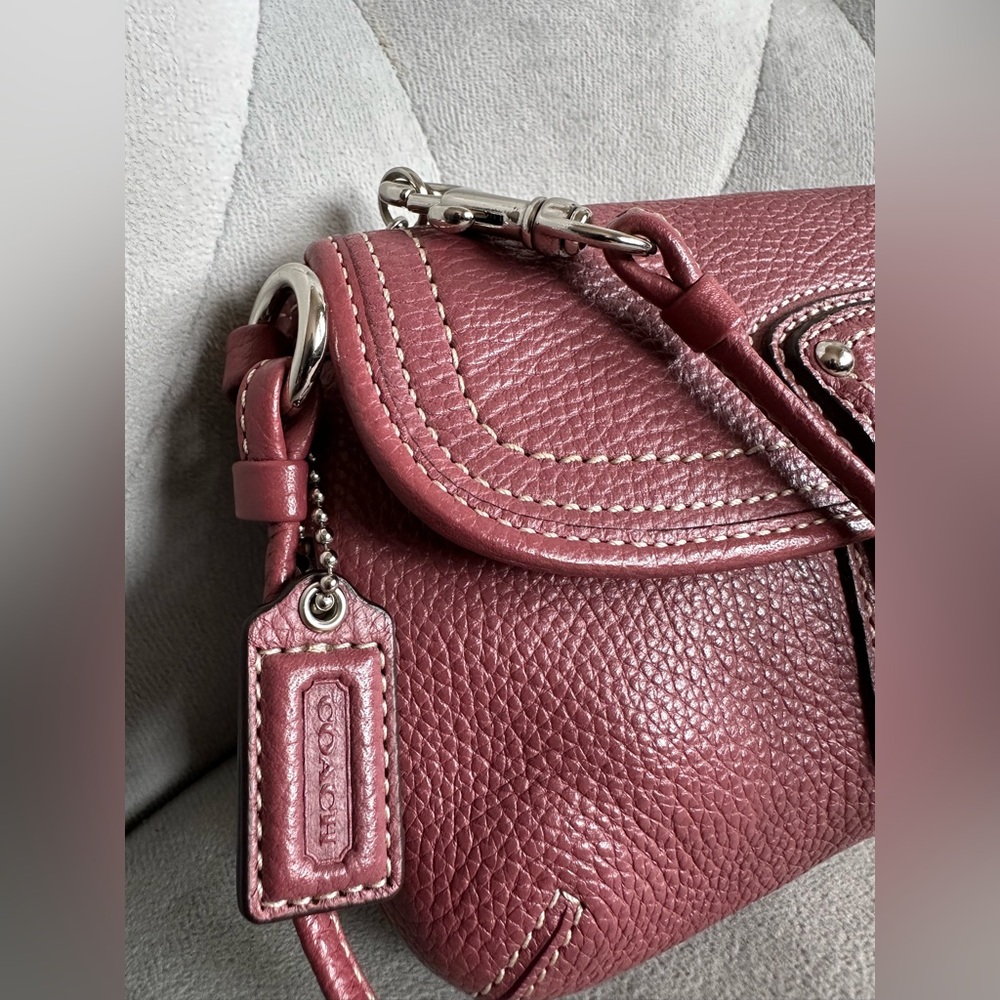 New Coach Leather Wristlet - Picture 4 of 13